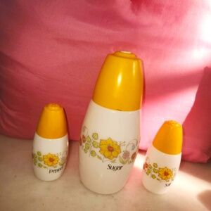 Vintage Westinghouse salt /pepper and sugar shakers